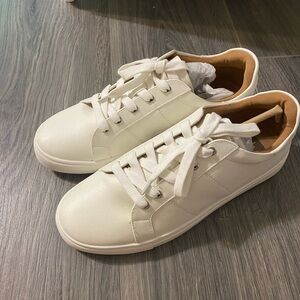Dolce Vita Cream Lace-Up Sneakers